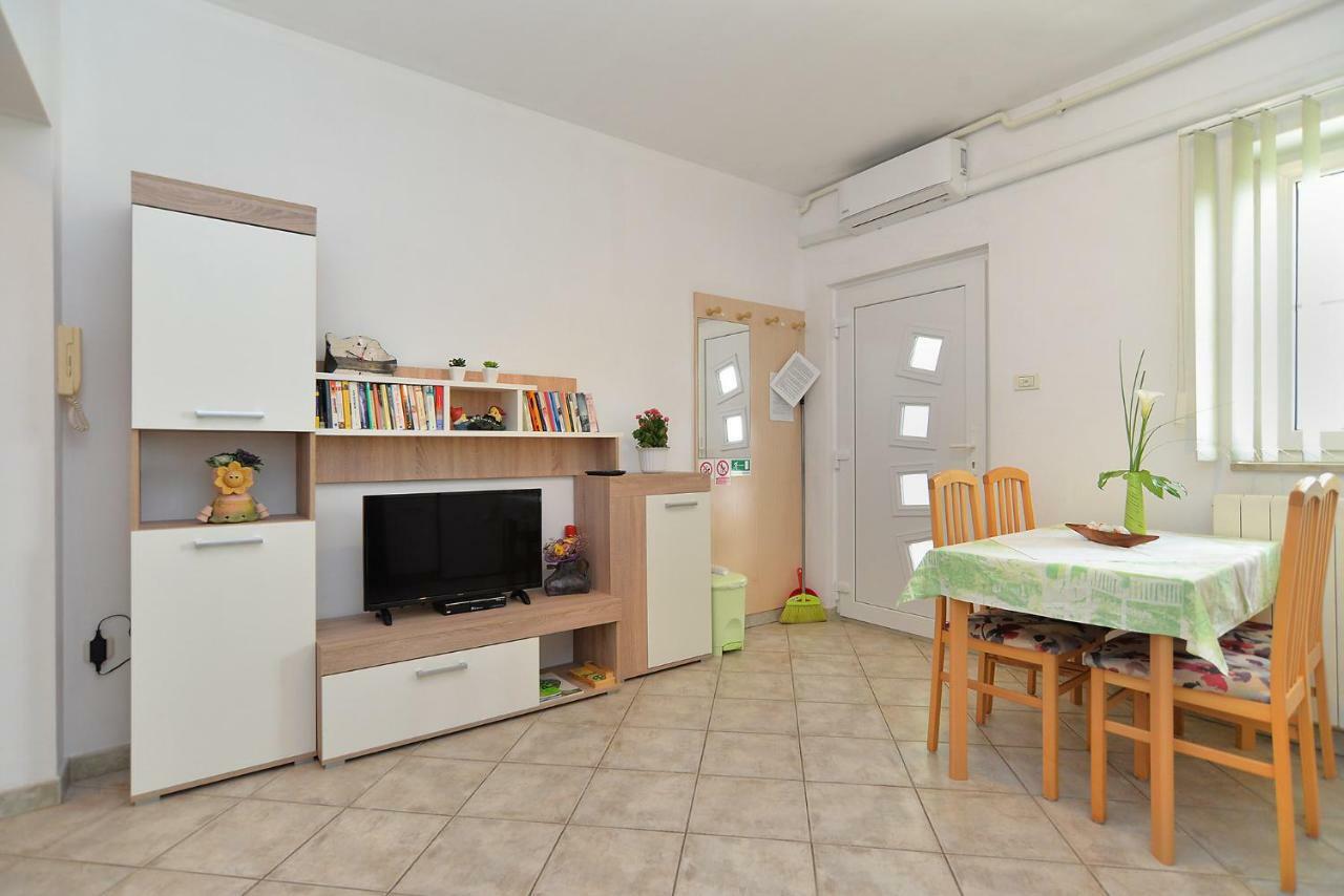 Pool Apartments 624 Πούλα Εξωτερικό φωτογραφία